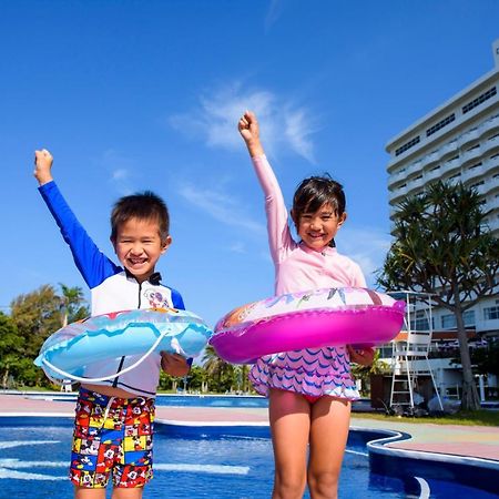 יומיטאן Royal Hotel Okinawa Zanpamisaki מראה חיצוני תמונה