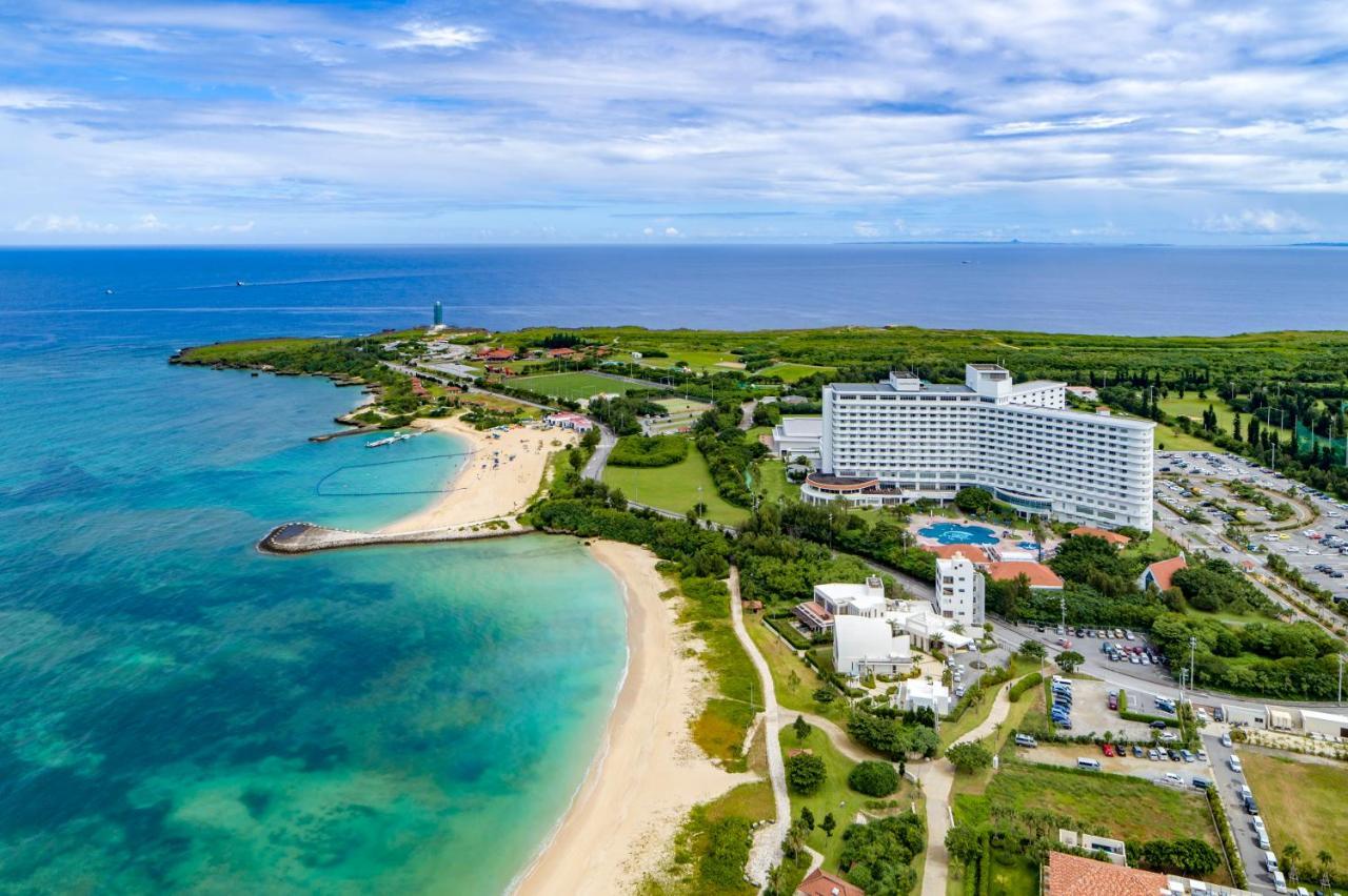 יומיטאן Royal Hotel Okinawa Zanpamisaki מראה חיצוני תמונה