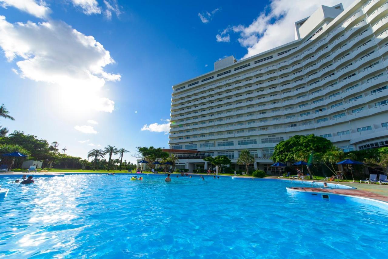 יומיטאן Royal Hotel Okinawa Zanpamisaki מראה חיצוני תמונה