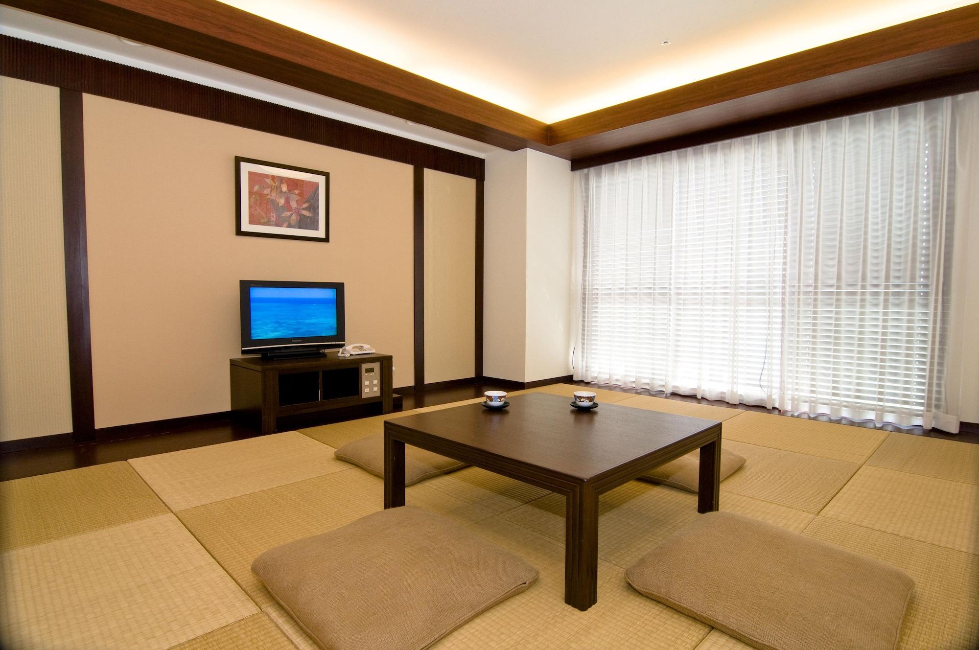 יומיטאן Royal Hotel Okinawa Zanpamisaki מראה חיצוני תמונה