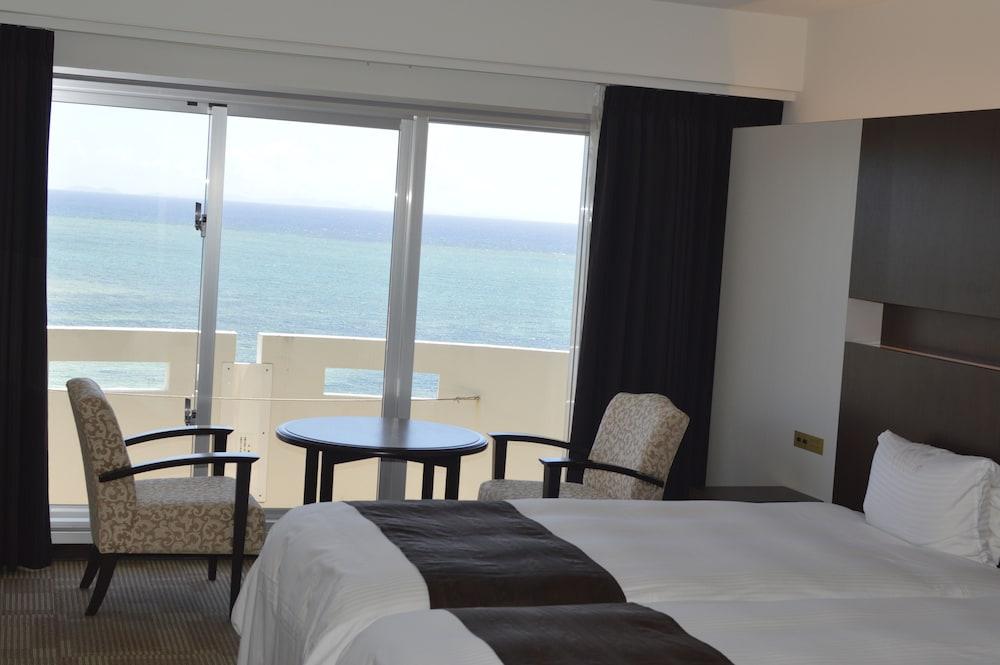 יומיטאן Royal Hotel Okinawa Zanpamisaki מראה חיצוני תמונה