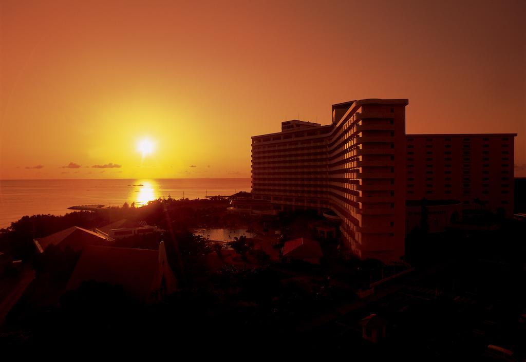 יומיטאן Royal Hotel Okinawa Zanpamisaki מראה חיצוני תמונה