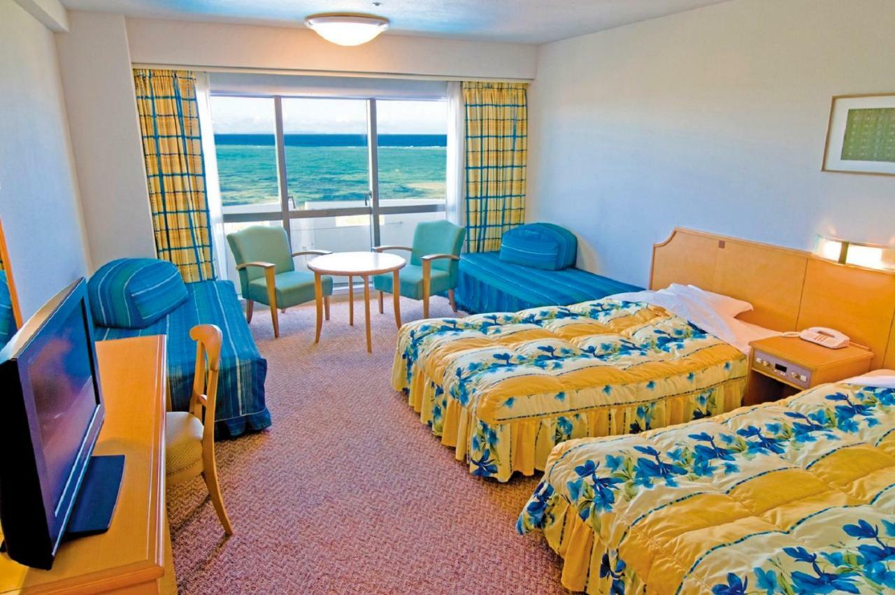 יומיטאן Royal Hotel Okinawa Zanpamisaki מראה חיצוני תמונה